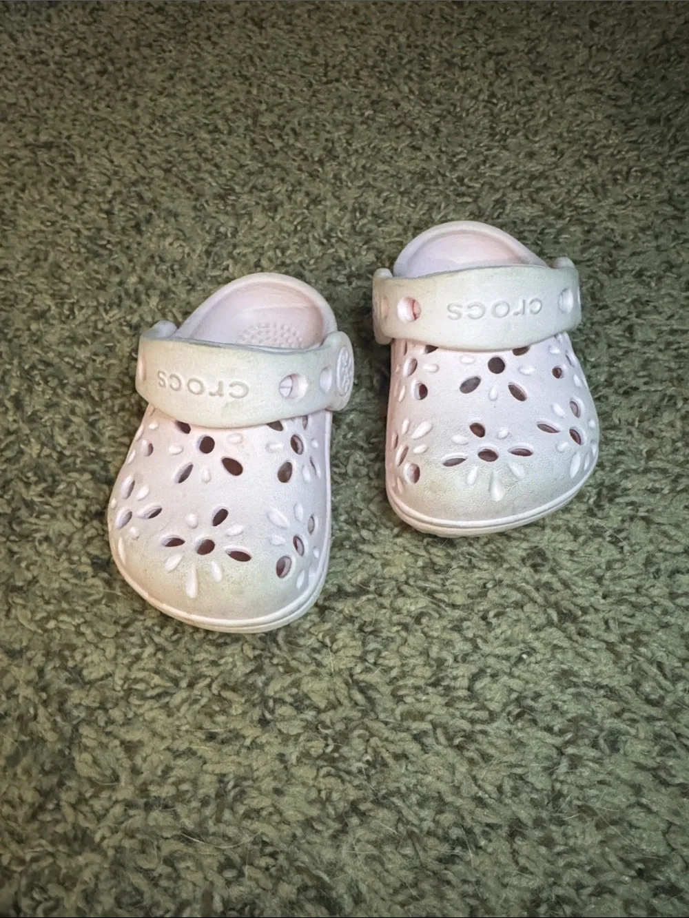 CROCS Kids Floral Cutout Clogs in Pale Pink
